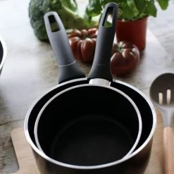 Menastyl Casseroles Casserole En Aluminium Tous Feux 18cm -Accessoires de cuisson Soldes casserole en aluminium tous feux 18cm 3